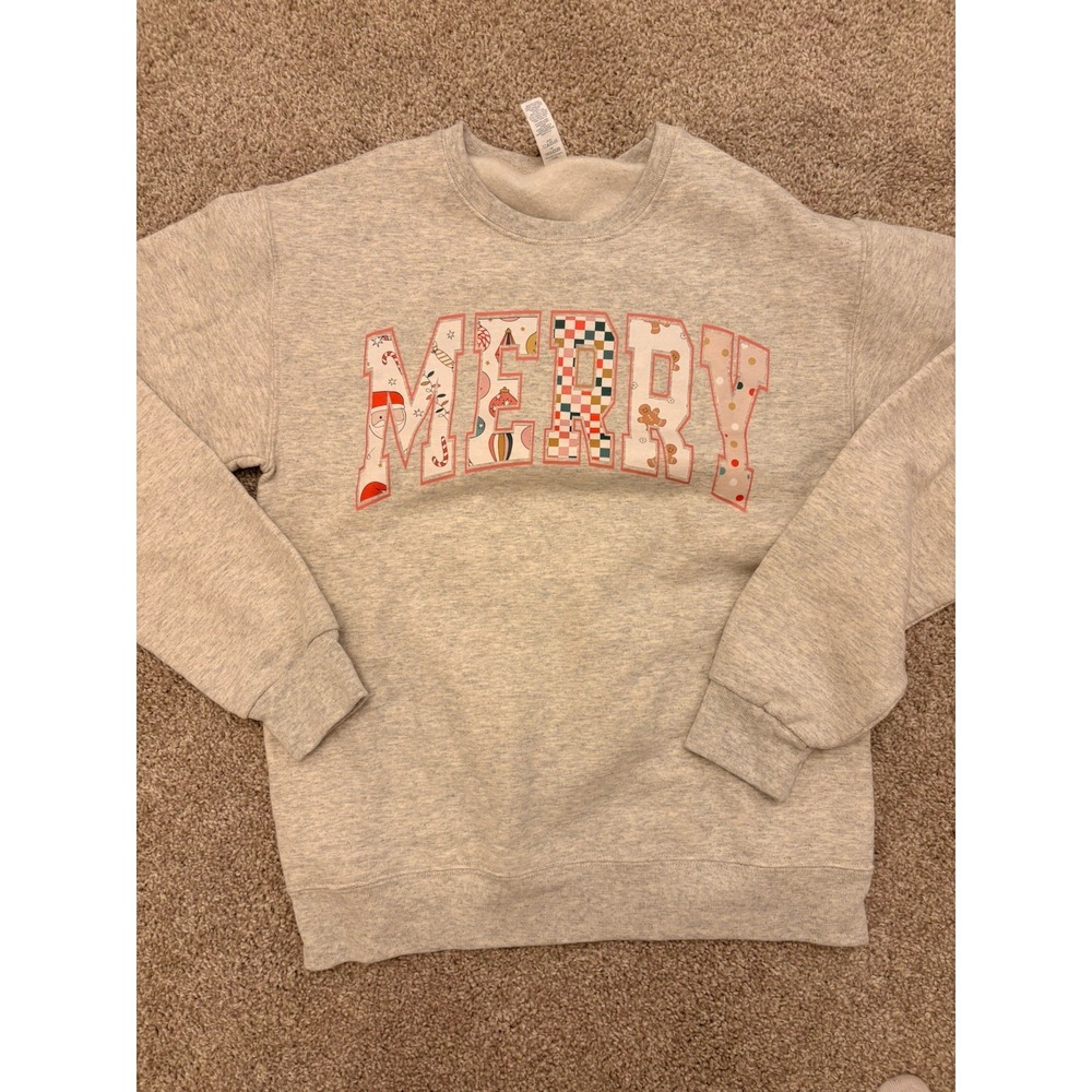 Jerzees Gray Christmas Graphic Crewneck Sweatshirt Pink and Pretty